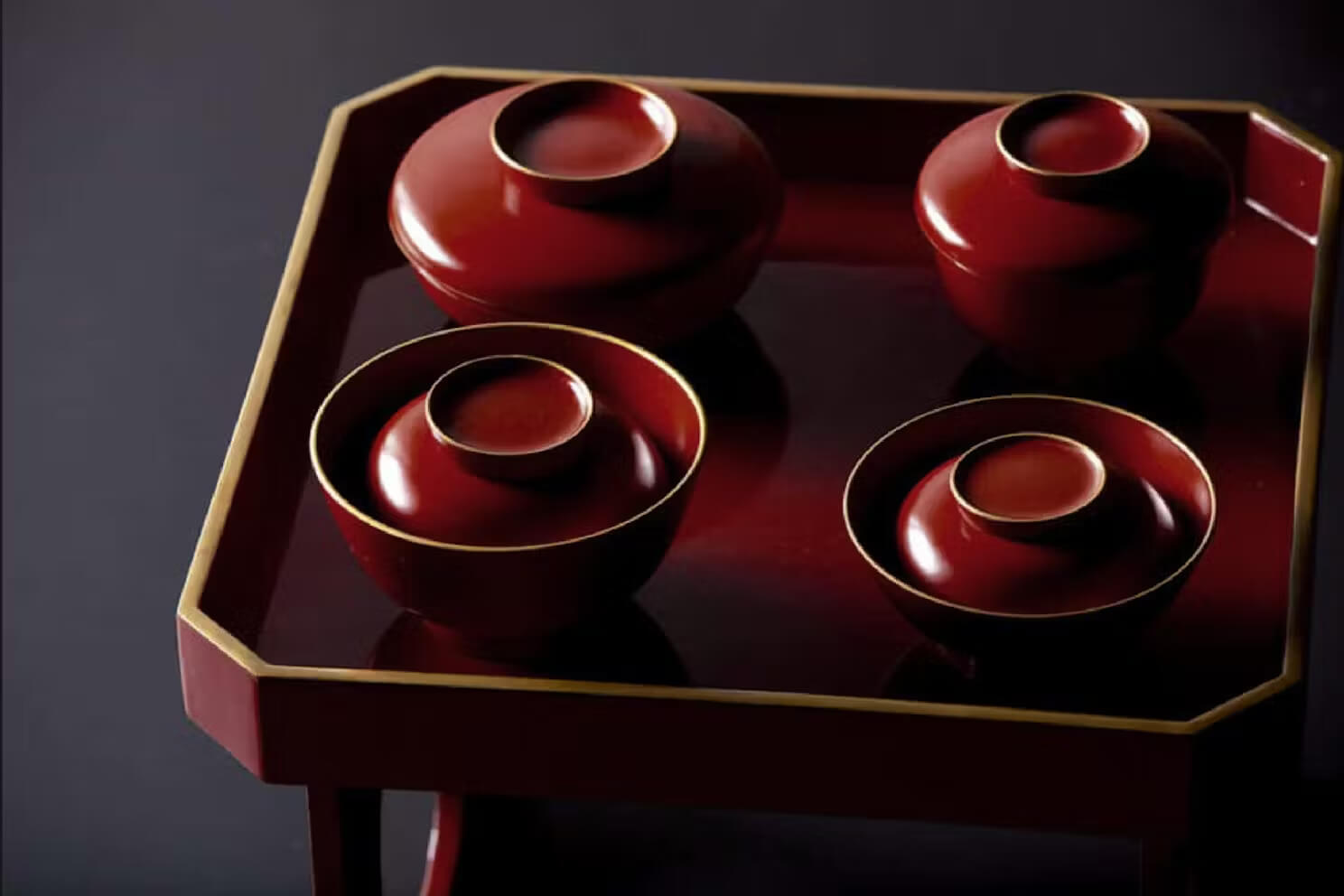 辻石斎 Lacquerware Rikyu-style Kaiseki Set The 辻石斎 Lacquerware Rikyu-style Kaiseki Set Timeless Tradition