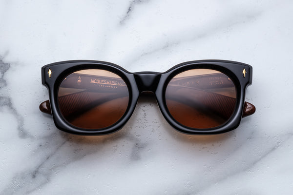 Elmyr_NoirX_Front_Cropped_5377