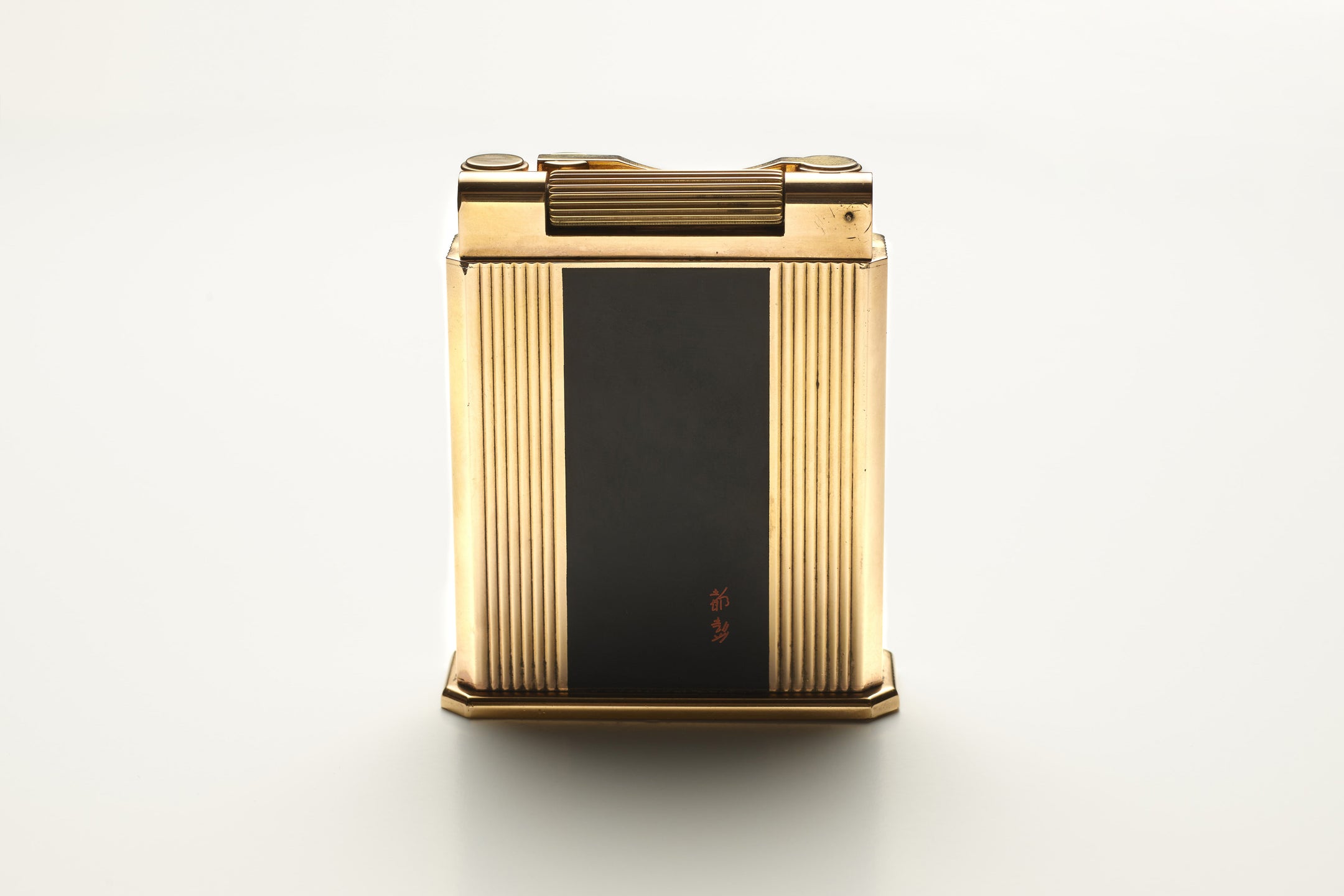S.T. DUPONT JÉROBOAM TABLE LIGHTER, c. 1940s