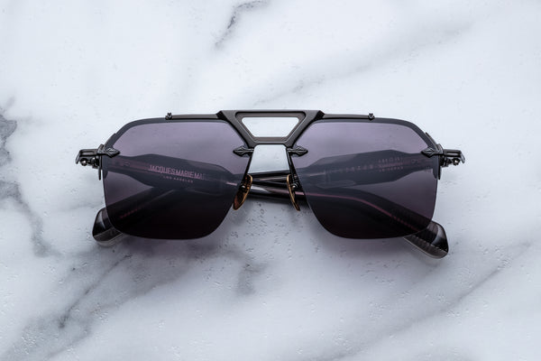 Silverton_Raven_Front_Cropped_