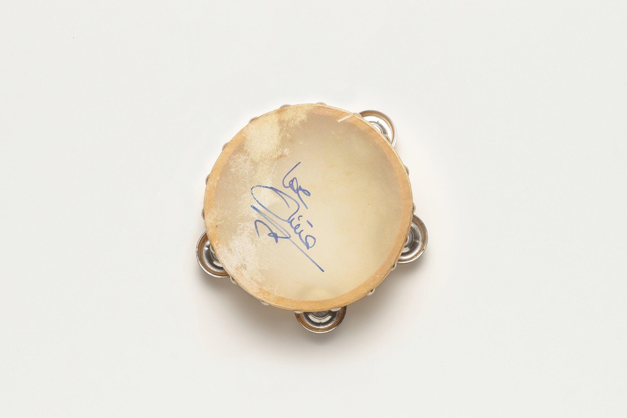 OLIVIA NEWTON-JOHN, TAMBOURINE, c. 1980